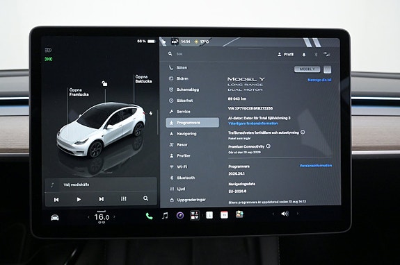 Tesla Model Y 10 of 27