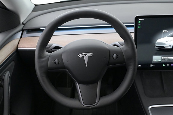 Tesla Model Y 7 of 27