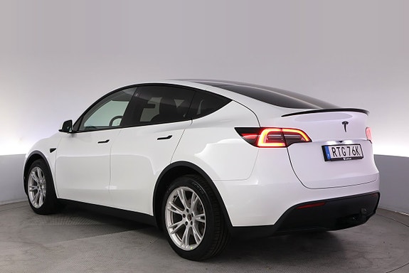 Tesla Model Y 4 of 27