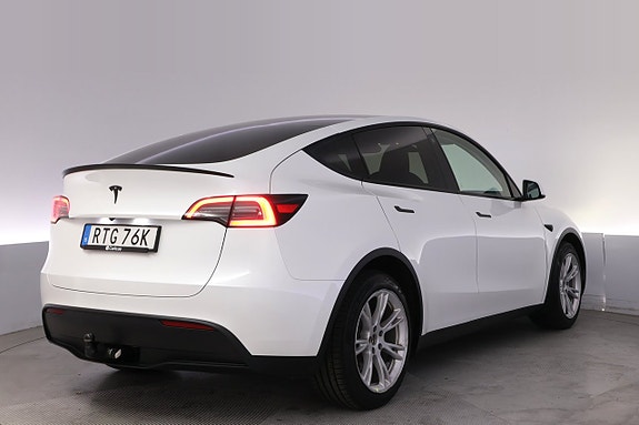 Tesla Model Y 5 of 27
