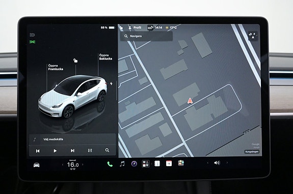Tesla Model Y 17 of 27