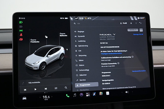Tesla Model Y 14 of 27