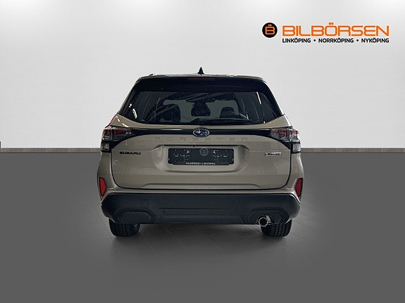 Subaru Forester 5 of 18