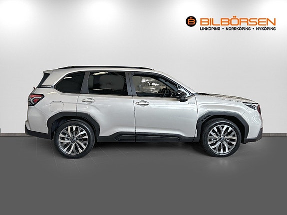 Subaru Forester 4 of 18