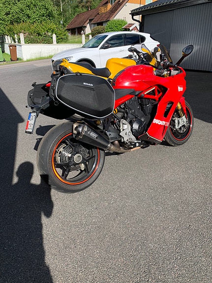 Ducati SuperSport 5 of 6