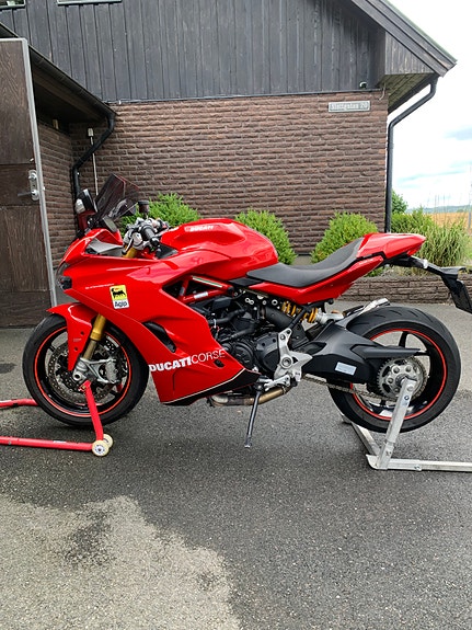 Ducati SuperSport 2 of 6