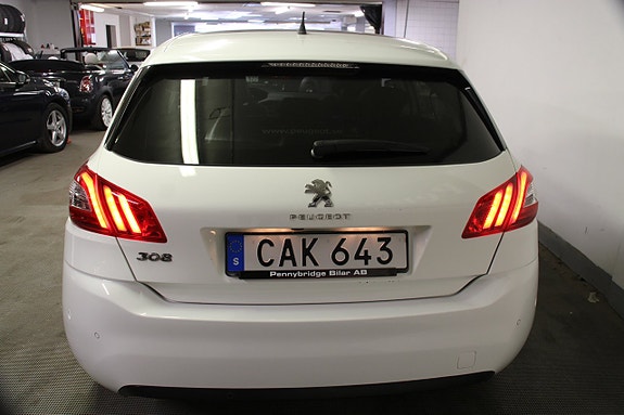 Peugeot 308 12 of 16