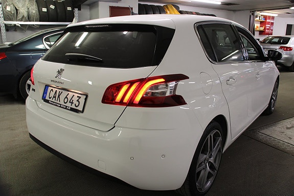 Peugeot 308 13 of 16