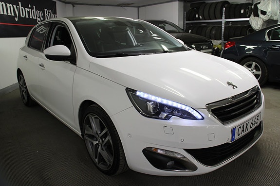 Peugeot 308 2 of 16