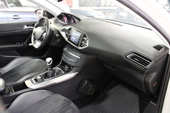 Peugeot 308 14 of 16