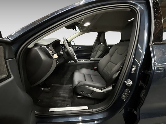 Volvo XC60 9 of 16