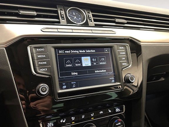 Volkswagen Passat 20 of 26