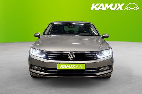 Volkswagen Passat 6 of 26