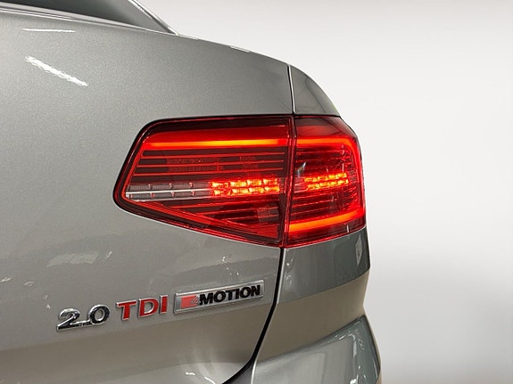 Volkswagen Passat 26 of 26