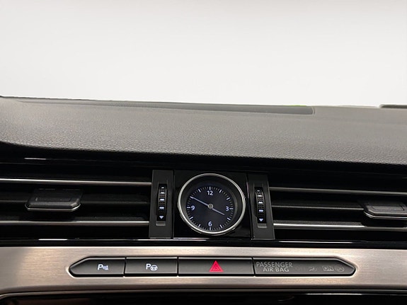 Volkswagen Passat 22 of 26