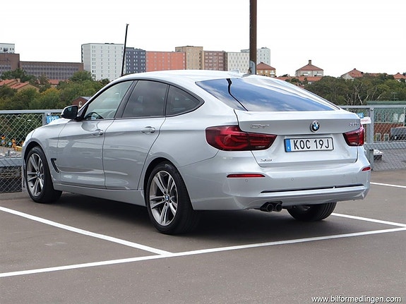 BMW 320 3 of 23