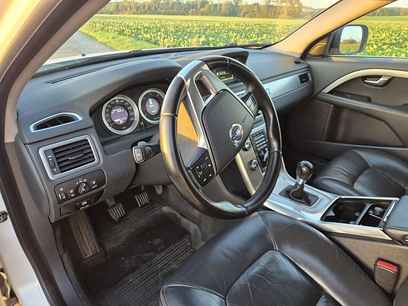 Volvo XC70 10 of 14