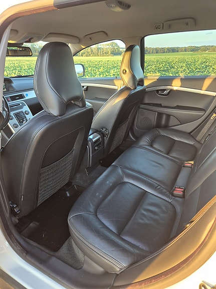 Volvo XC70 12 of 14
