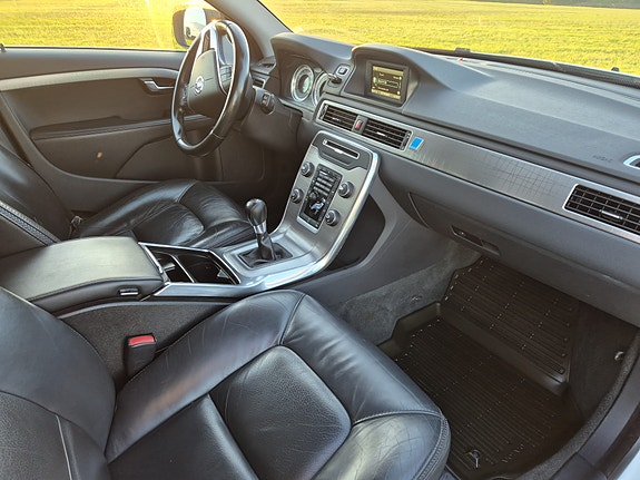 Volvo XC70 11 of 14