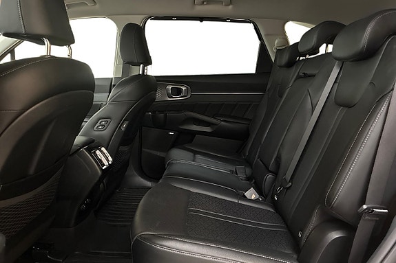 Kia Sorento 14 of 30