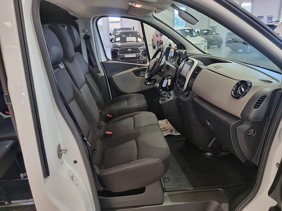 Renault Trafic 15 of 18