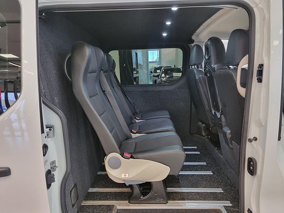 Renault Trafic 12 of 18