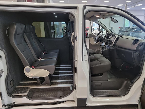Renault Trafic 14 of 18