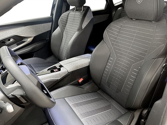 Peugeot 3008 5 of 17