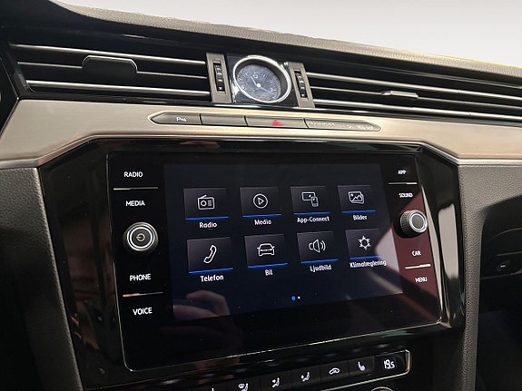 Volkswagen Passat 20 of 26