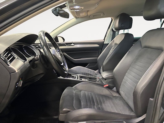 Volkswagen Passat 9 of 26