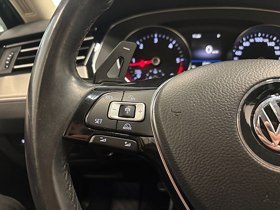 Volkswagen Passat 25 of 26