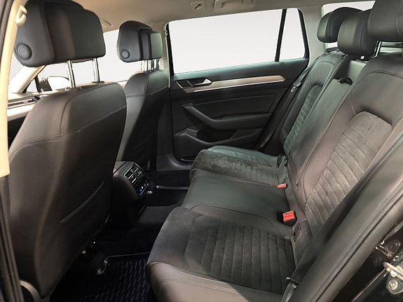Volkswagen Passat 14 of 26