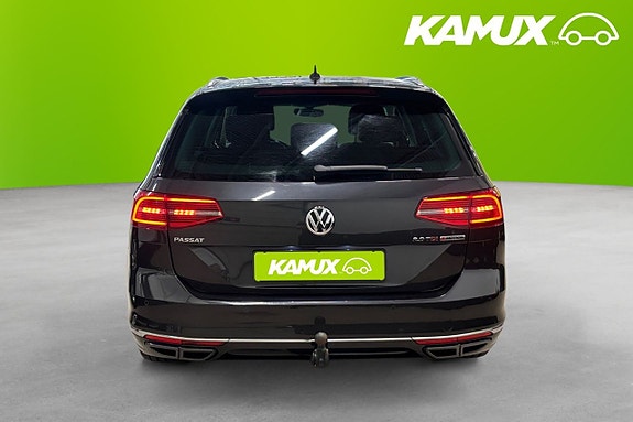 Volkswagen Passat 5 of 26