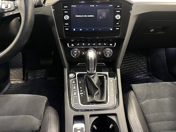 Volkswagen Passat 11 of 26