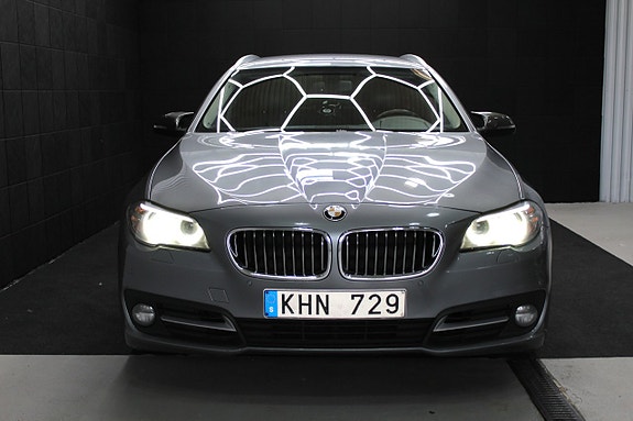 BMW 520d 2 of 16