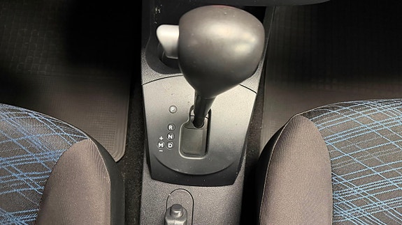 Renault Clio 9 of 12