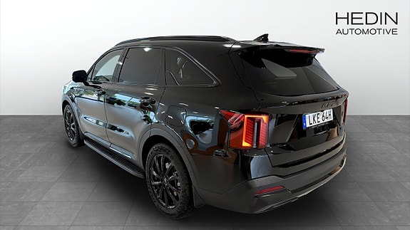 Kia Sorento 3 of 19