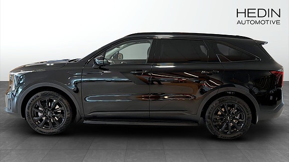 Kia Sorento 2 of 19
