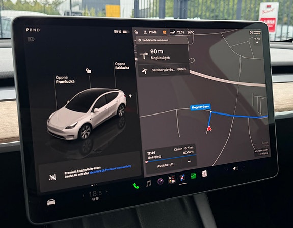 Tesla Model Y 14 of 30