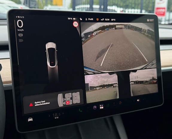 Tesla Model Y 15 of 30