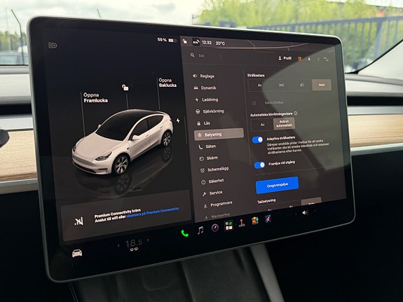 Tesla Model Y 24 of 30