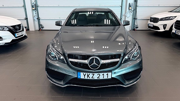 Mercedes-Benz E220 d 2 of 26