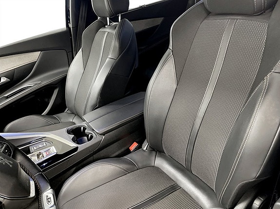 Peugeot 5008 5 of 16