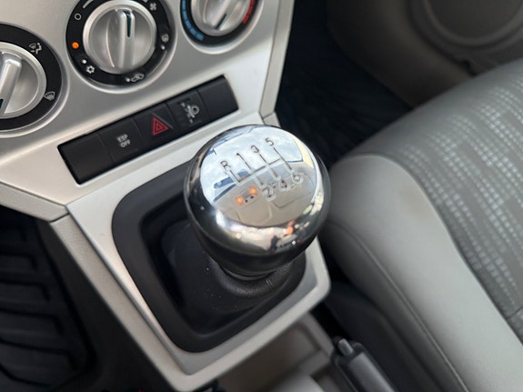 Dodge Caliber 13 of 16