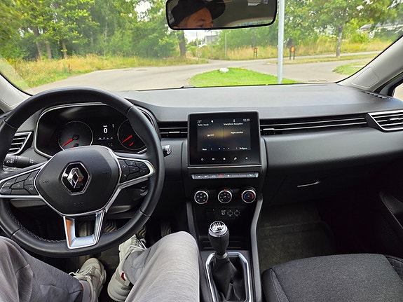 Renault Clio 7 of 9