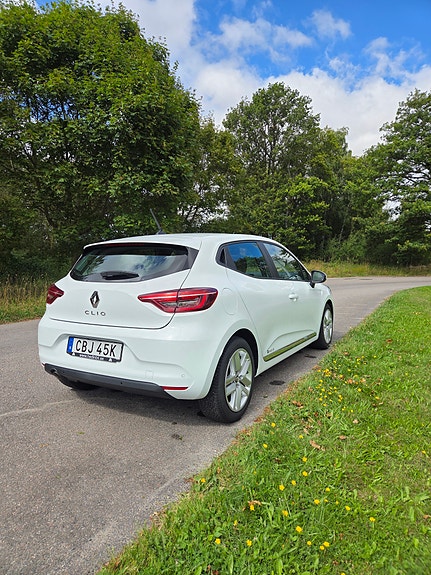 Renault Clio 2 of 9