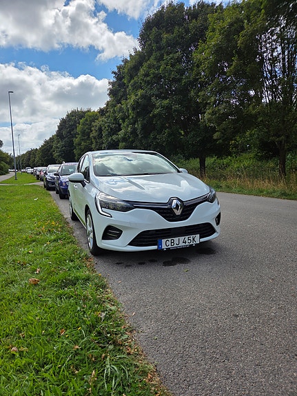 Renault Clio 8 of 9