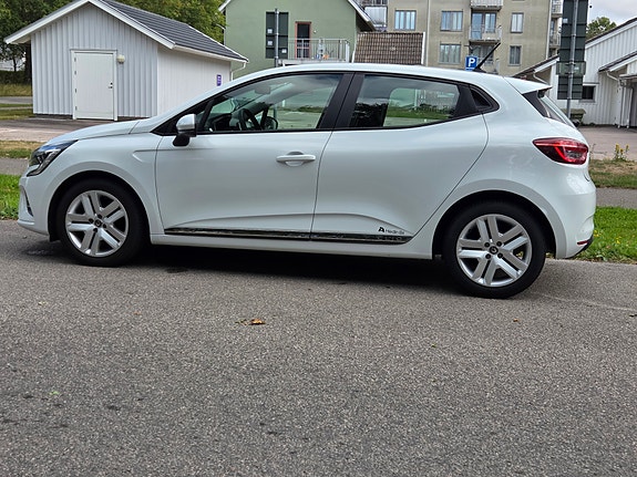 Renault Clio 9 of 9