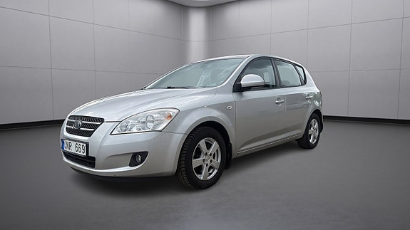 Kia Ceed 3 of 12