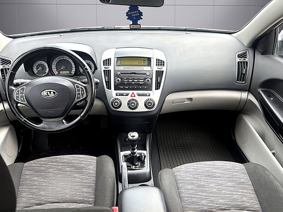 Kia Ceed 9 of 12